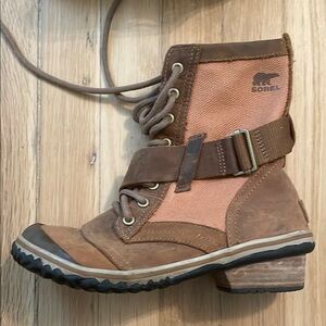 Sorel Women's Brown and Tan Boots